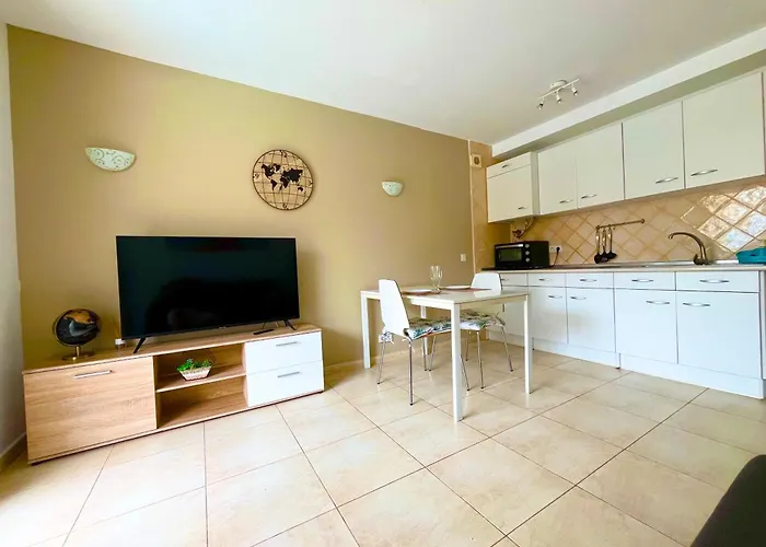 Playa Honda Dona Dina *