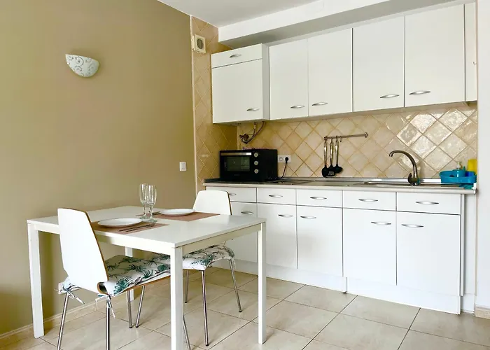 Playa Honda Dona Dina Apartman