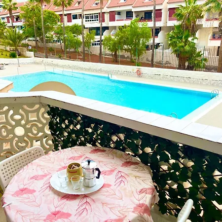 Playa Honda Dona Dina Apartmán *